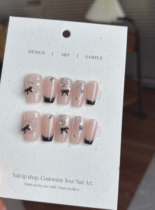 Blush Noir